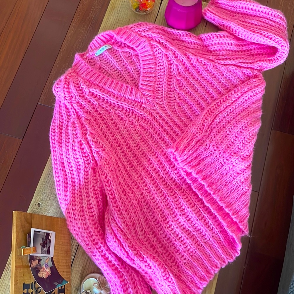 This is new mango very cozy sweater